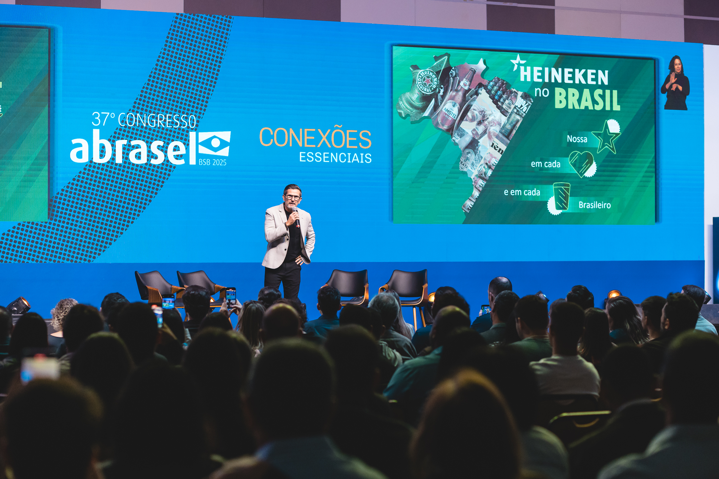 37° Congresso Abrasel – Maurício Giamellaro no palco durante palestra
