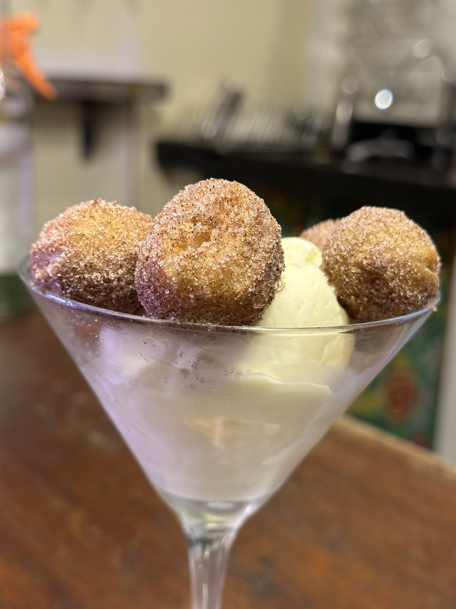 Mini churros recheado com sorvete de creme